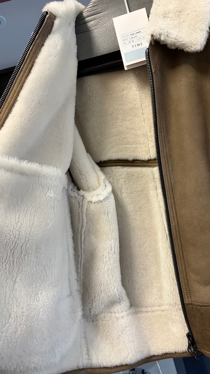 타임옴므 22fw 무스탕 카키 상품이미지3