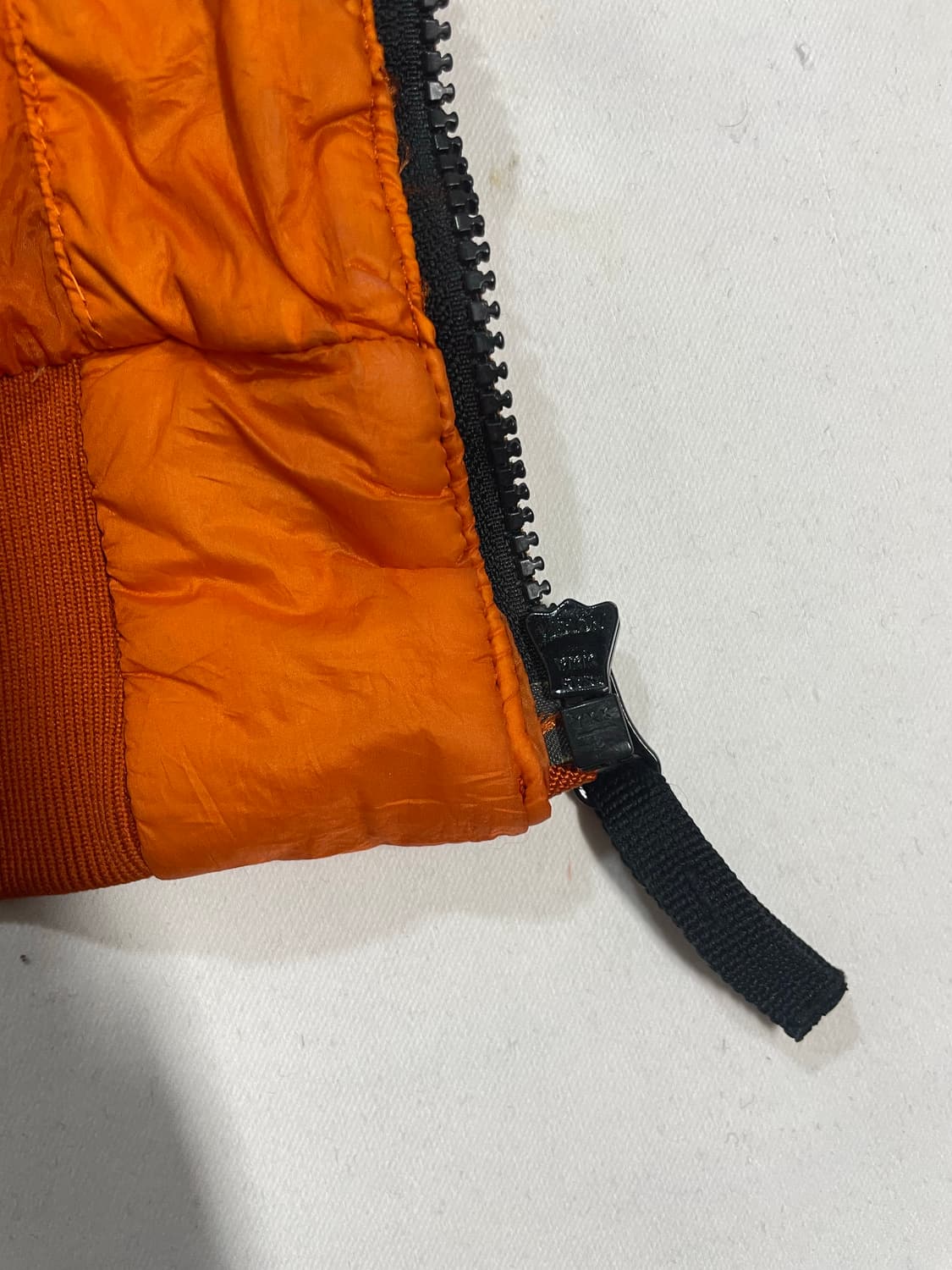 스톤아일랜드 30주년 가먼트다이드 패딩 베스트 상품이미지7