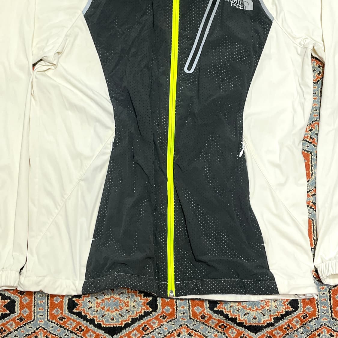 노스페이스 아이보리 바람막이 자켓 여성L 상품이미지3