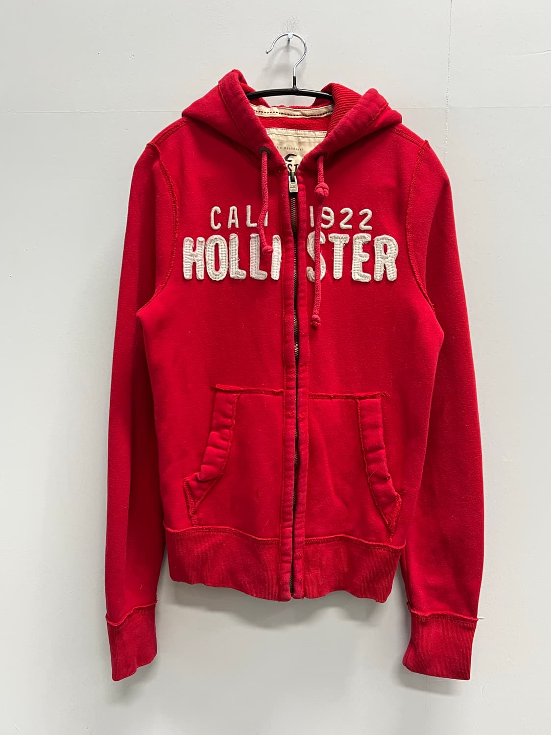 홀리스터 패치로고 후드집업 레드 상품이미지2