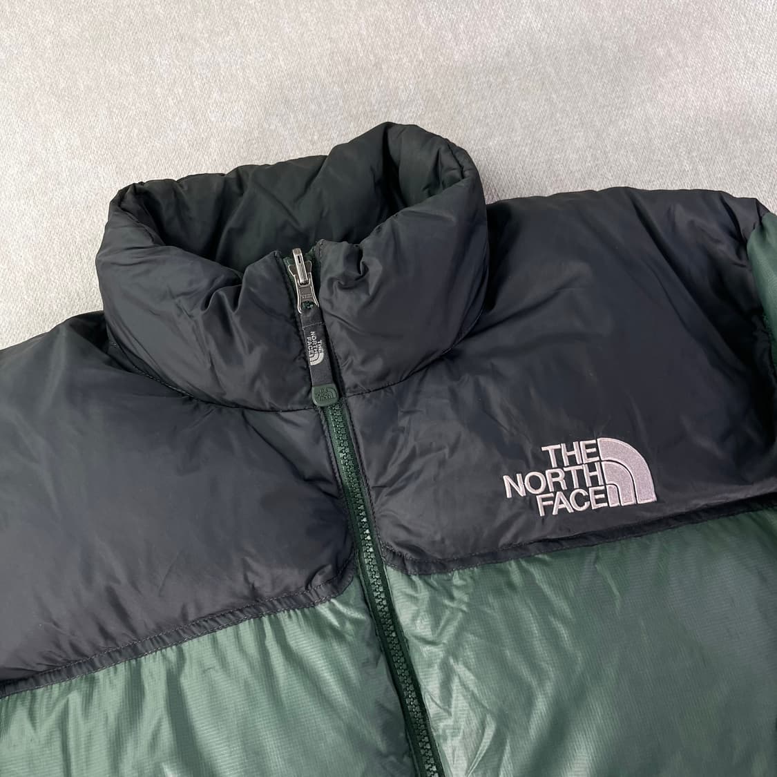 100 노스페이스 1996 눕시 700 카키 패딩 상품이미지2