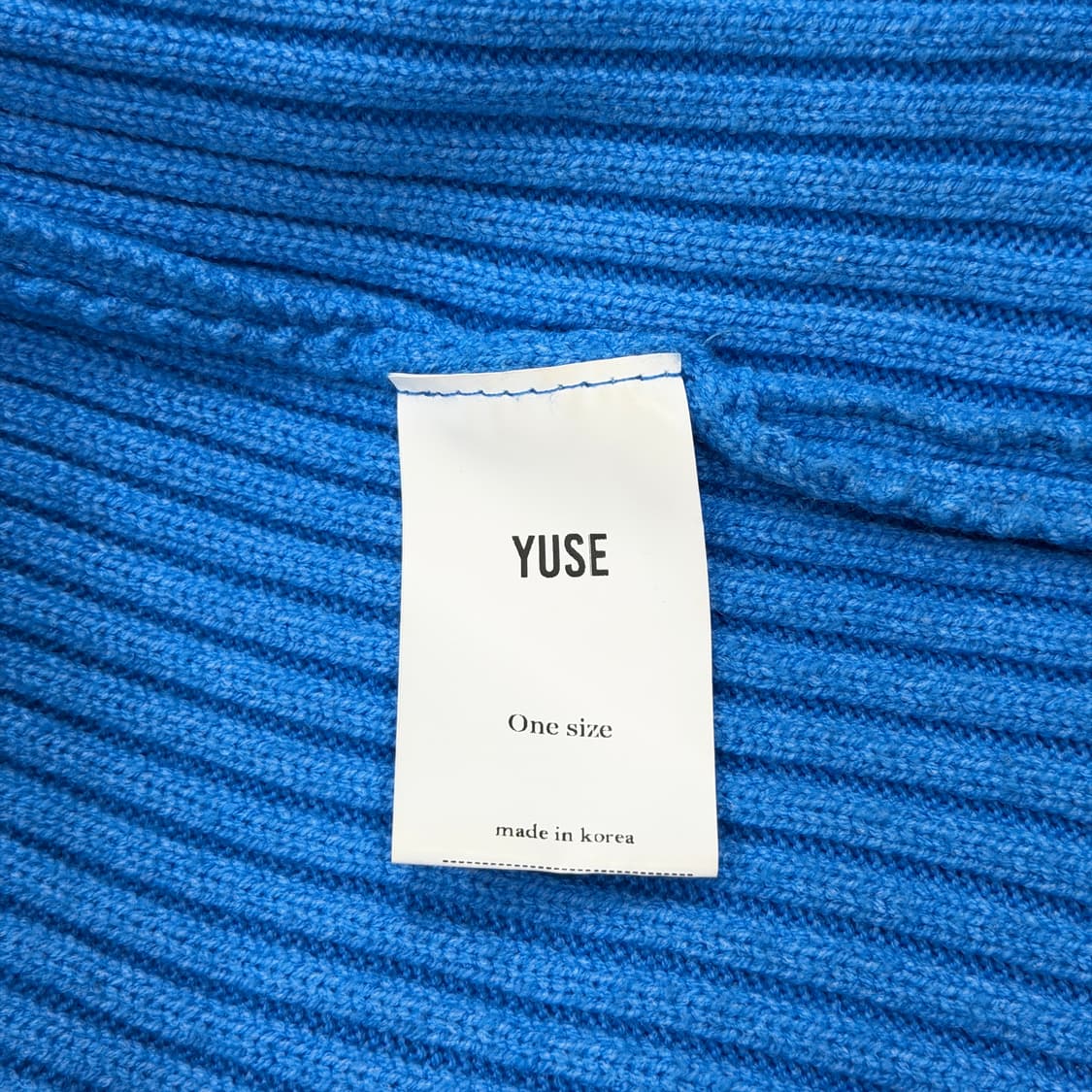 YUSE 유즈 컷아웃 숄더 니트집업 블루 상품이미지6