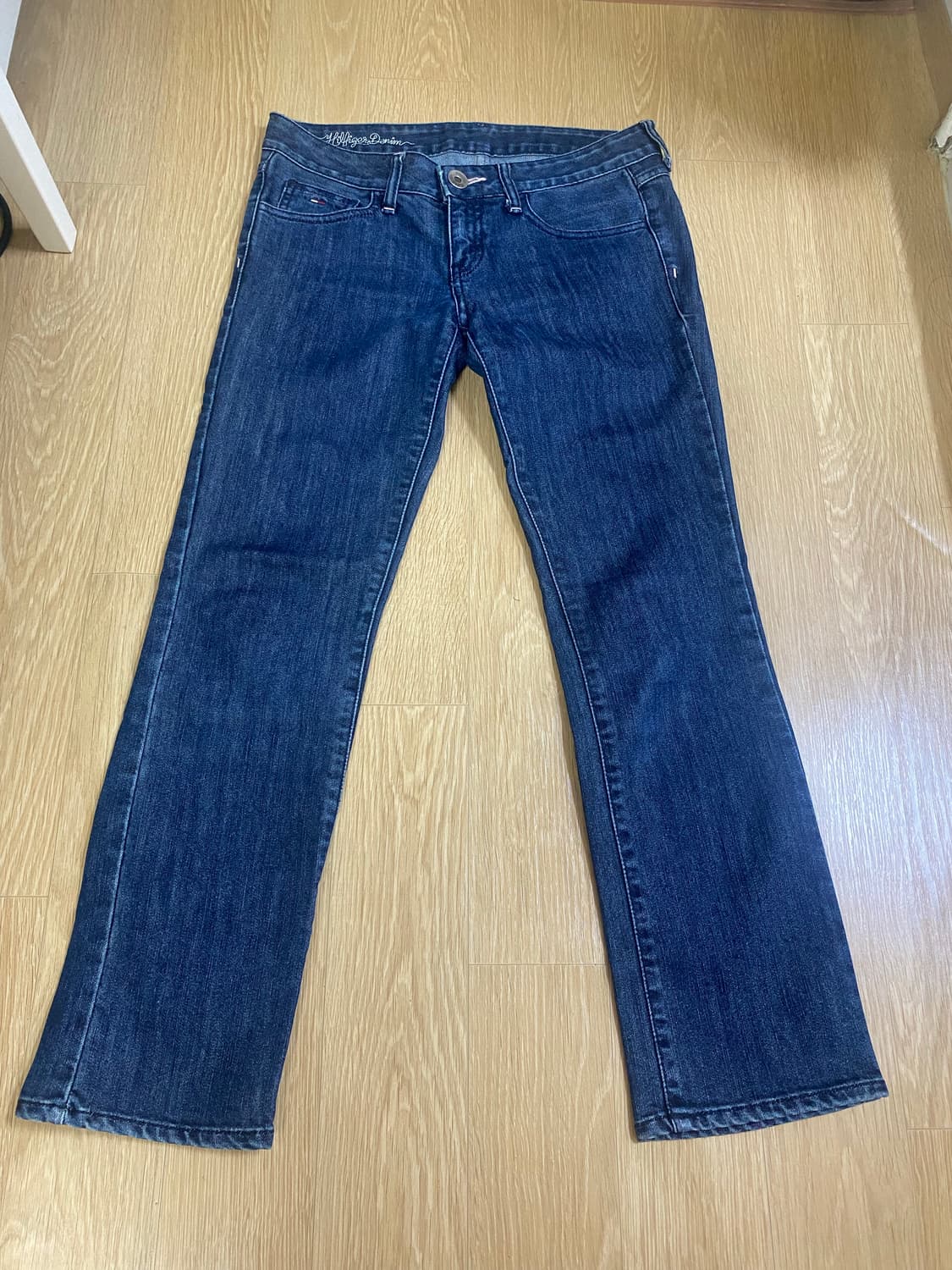 타미힐피거 스와로브스키 콜라보 26사이즈 딥블루색상 청바지 상품이미지4
