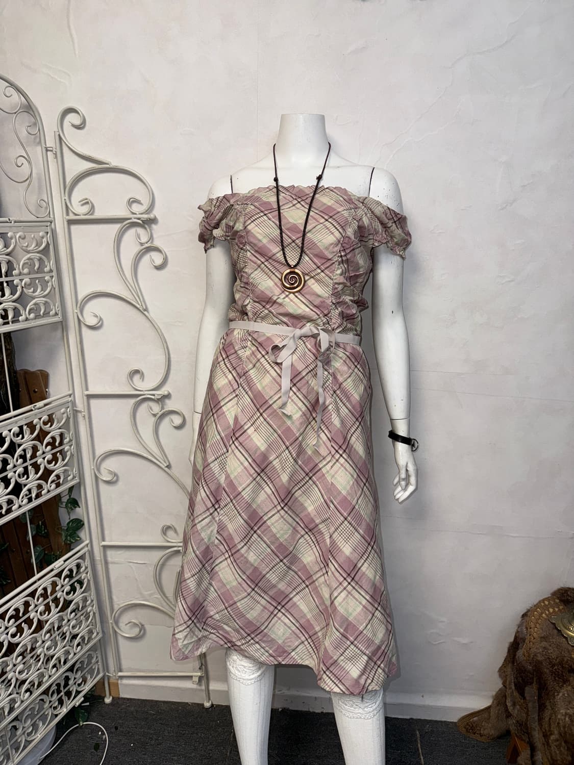 Mute pink check offshoulder shirring ops 상품이미지1