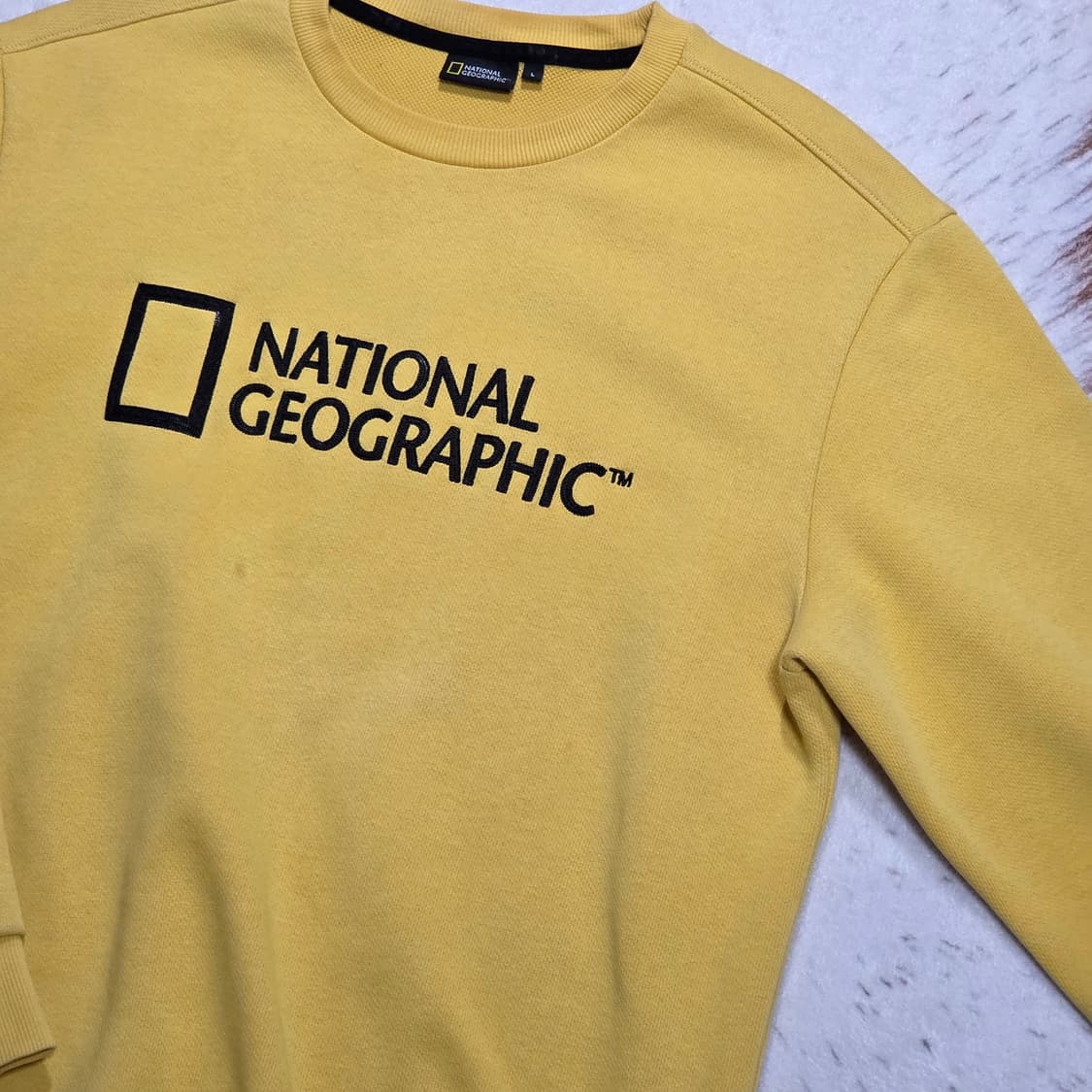내셔널지오그래픽 옐로우 맨투맨 상품이미지3