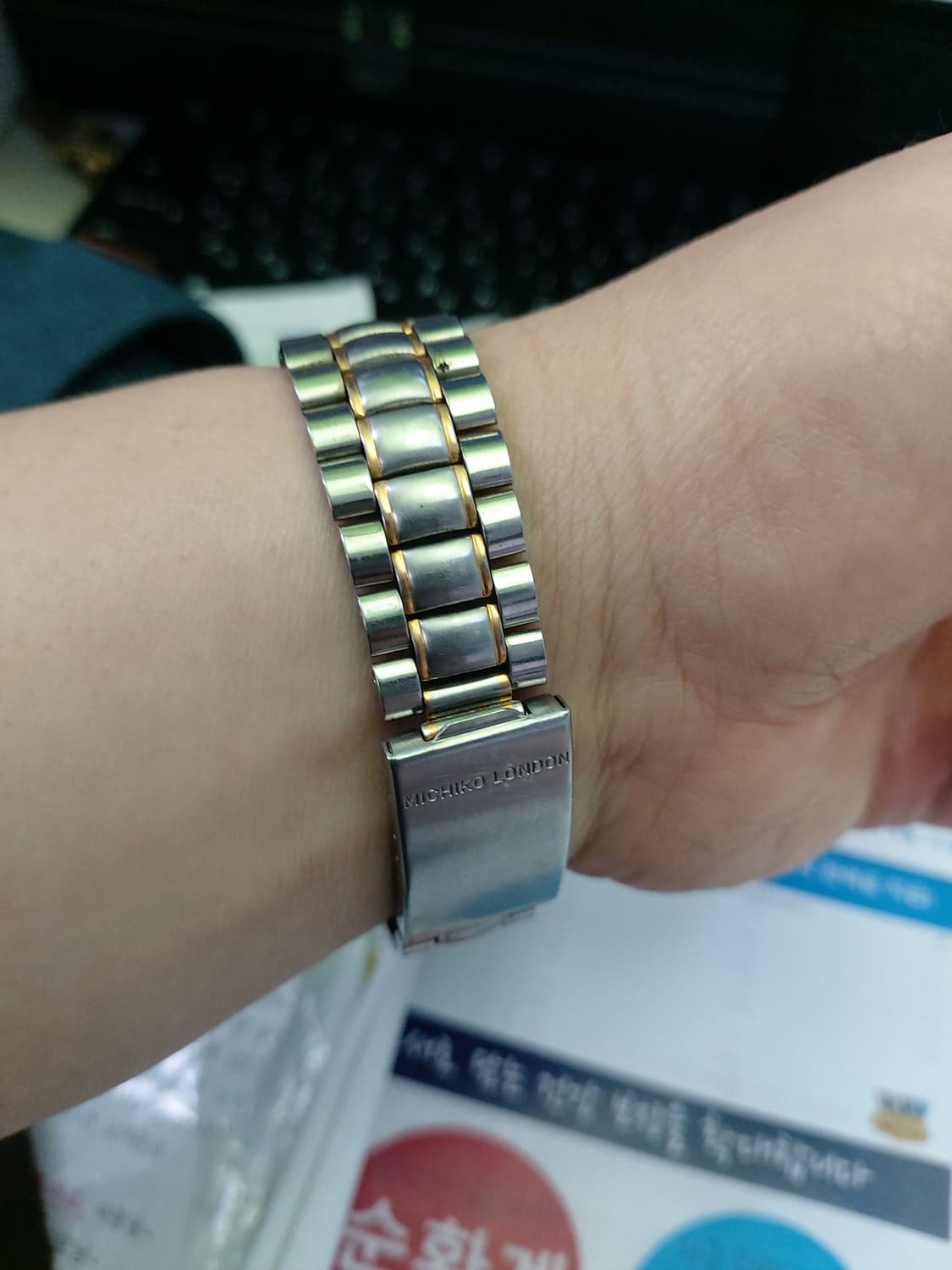 미치코 런던 코시노 남성 메탈 시계 상품이미지5