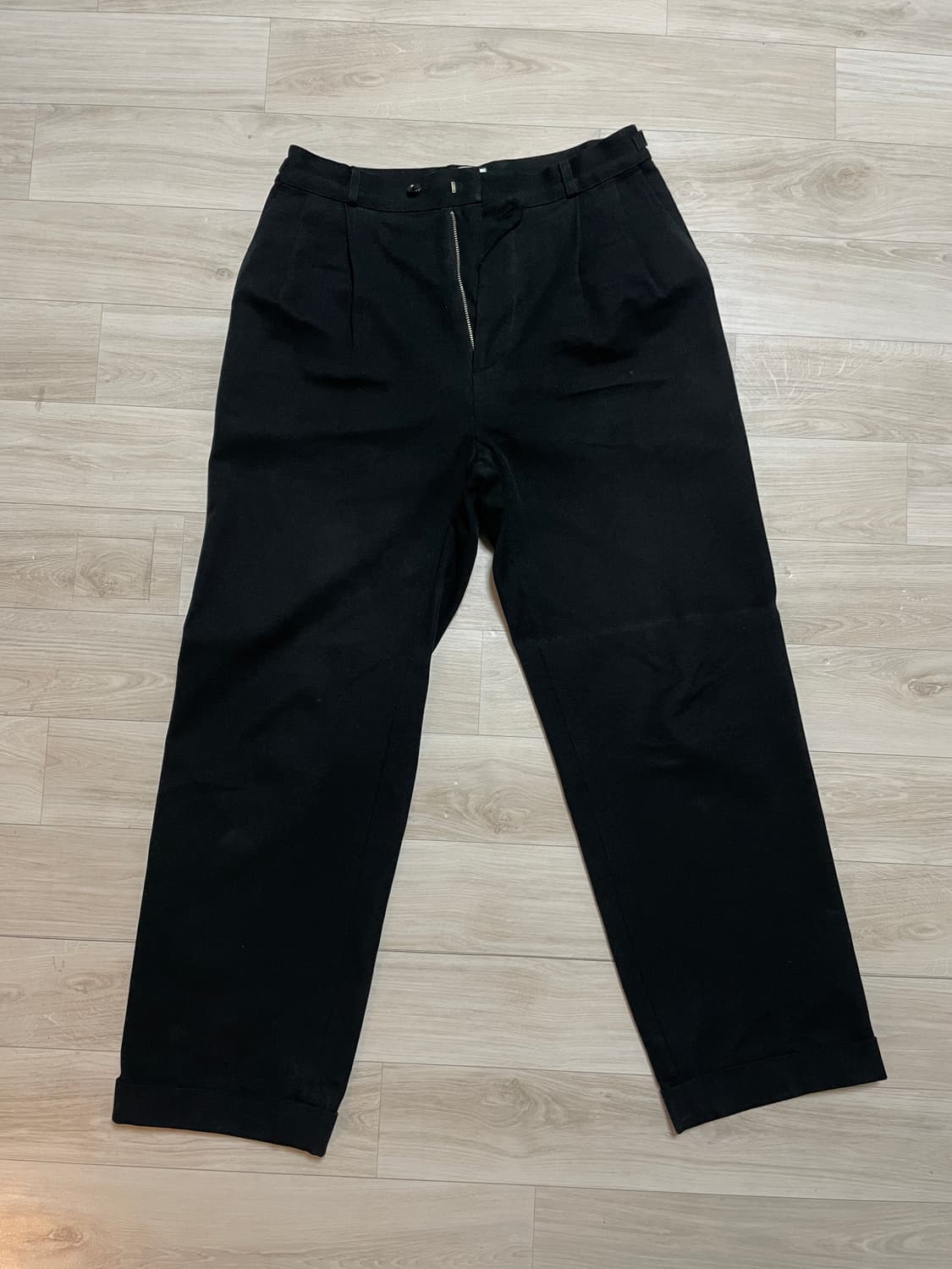 모노프리베 Textured Two Tuck Trousers 1 상품이미지1