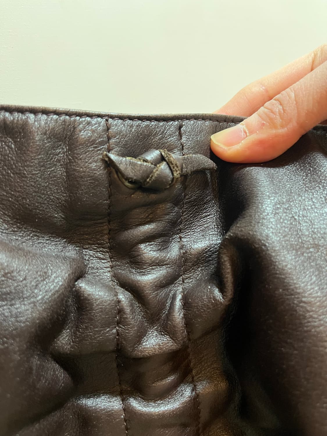 빈티지 리얼레더 초코브라운 아일렛 셔링 숄더백 상품이미지8