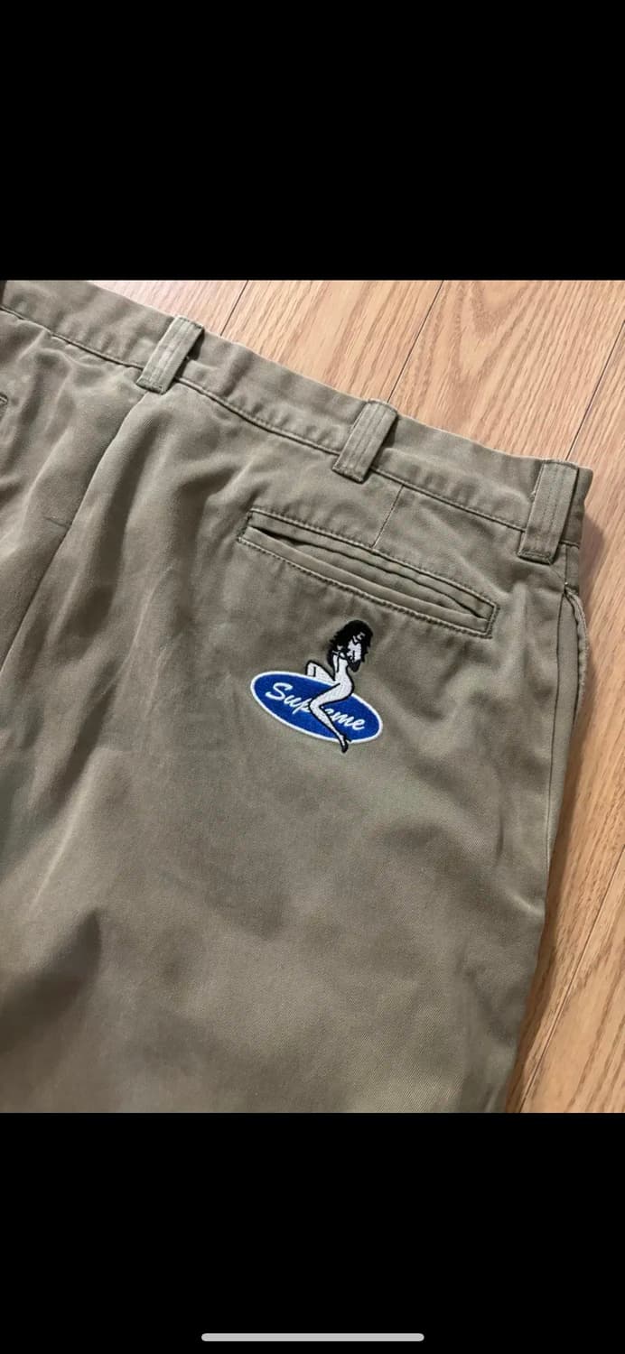 [32] 슈프림 핀업걸 치노팬츠 올리브 컬러 상품이미지1