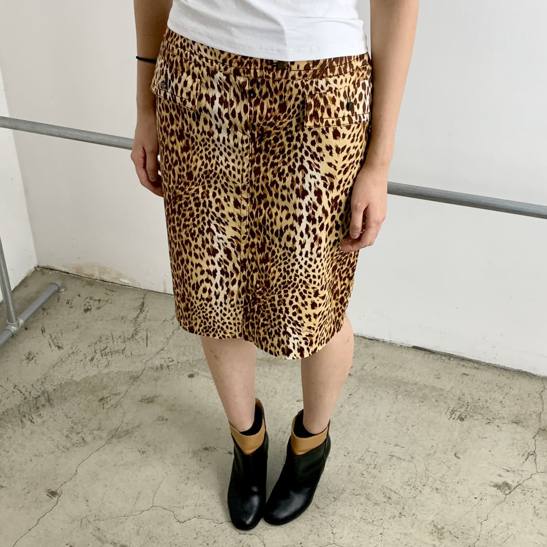 발렌티노 레오파드 패턴 햄 슬릿 스커트 상품이미지7
