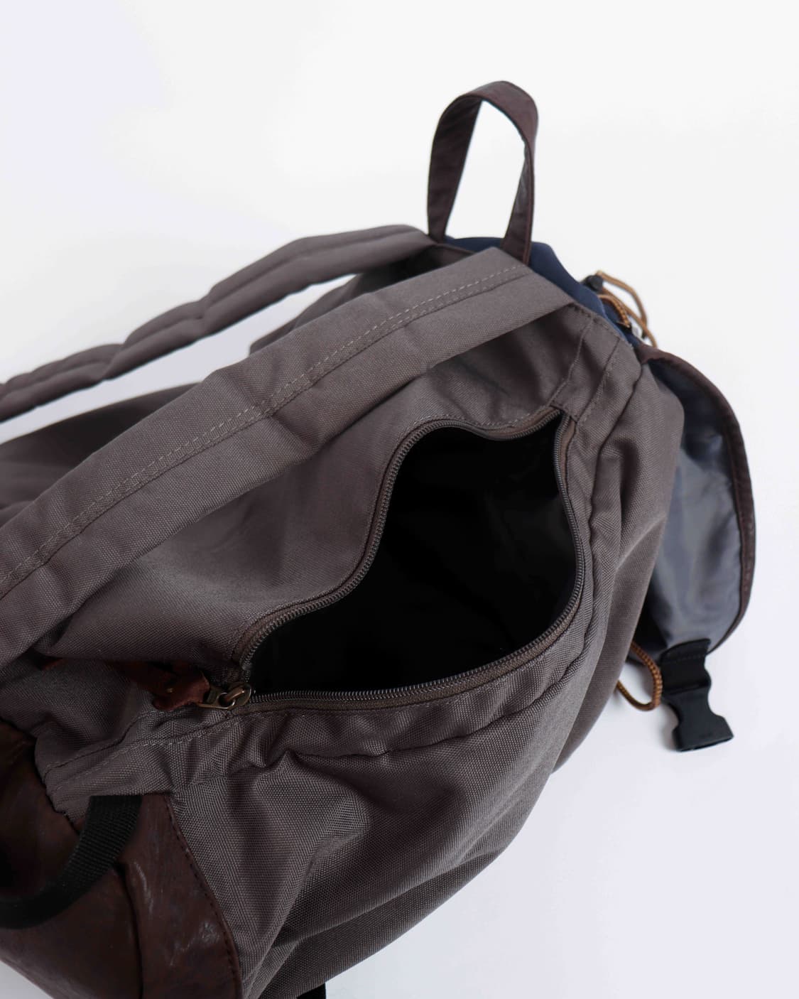 [BEAMS BOY] 빈티지 하이브리드 캠퍼 백팩 상품이미지7