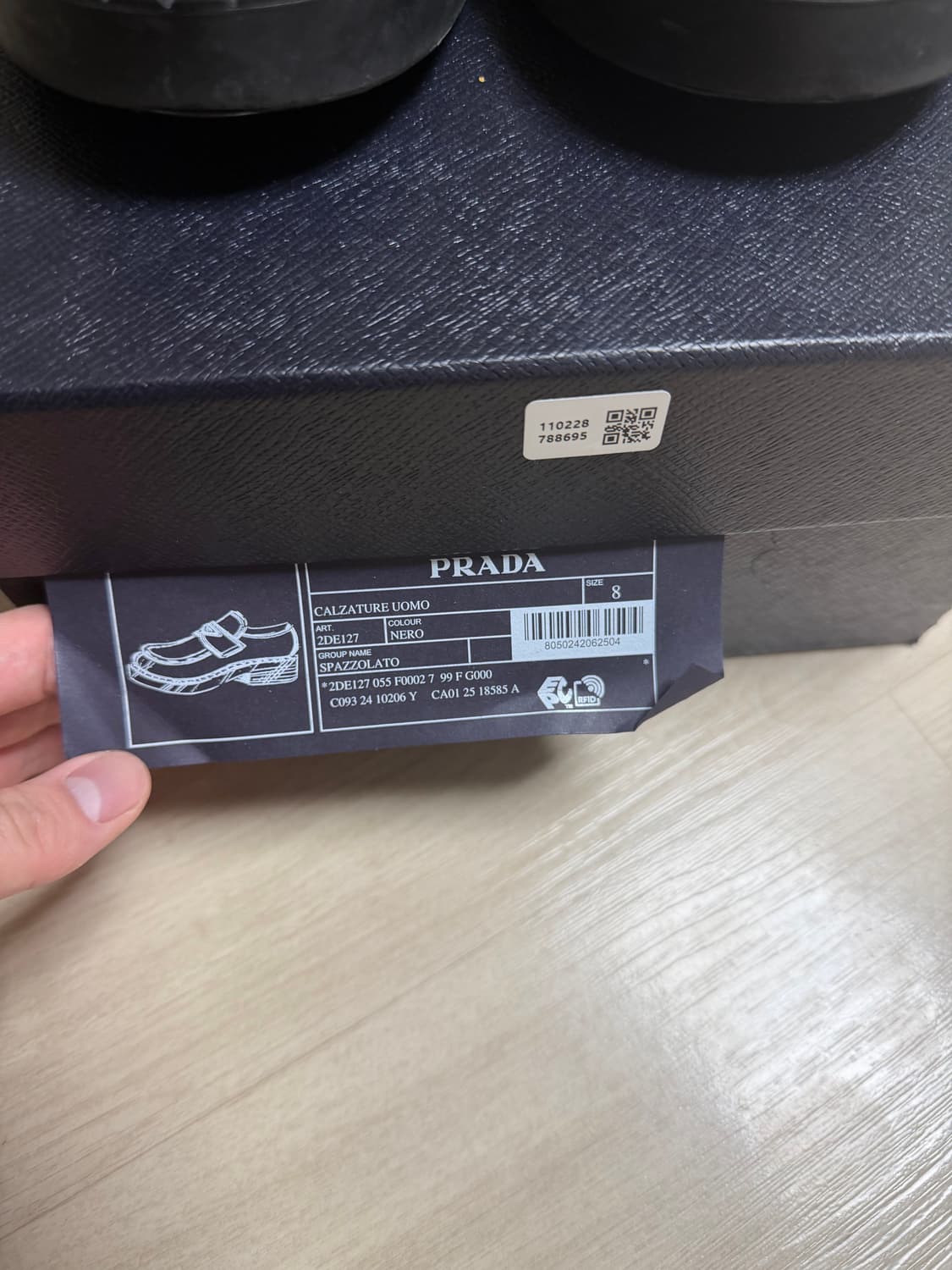 프라다 남성 브러시드 가죽 로퍼 블랙 8 (270) 상품이미지7