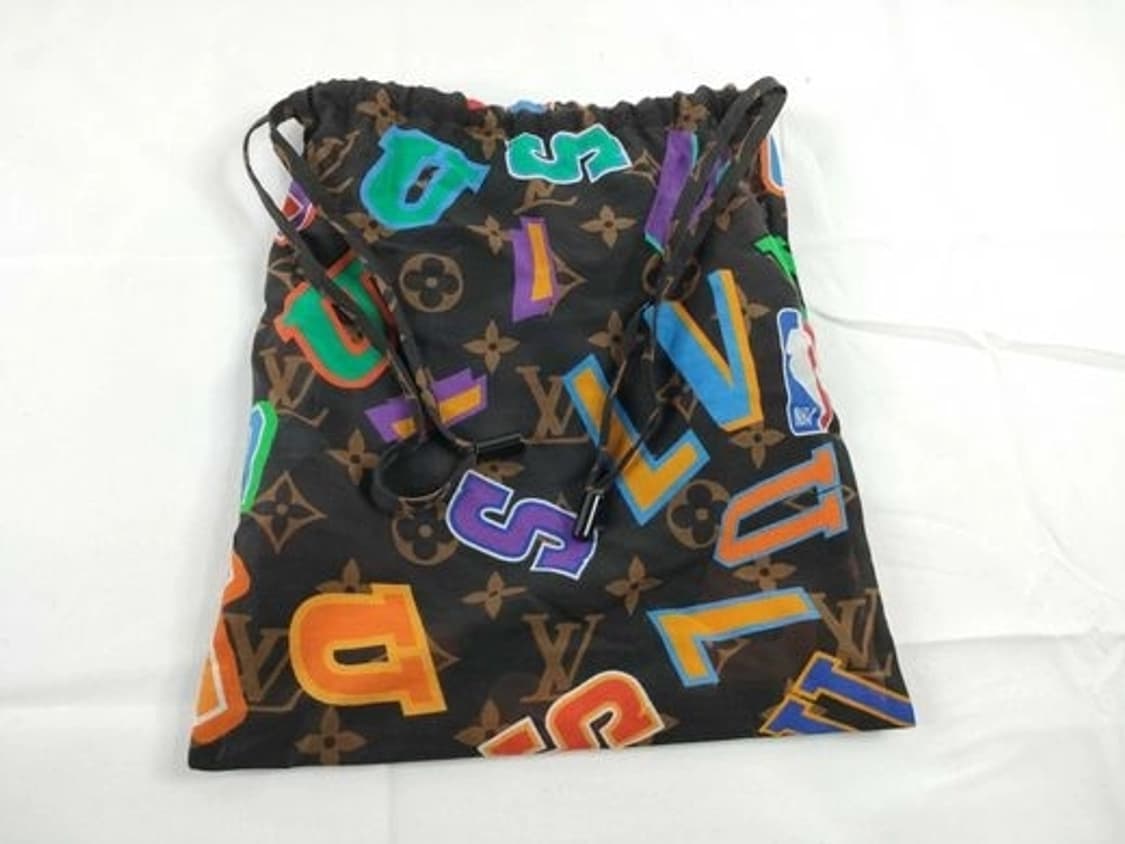 [예약] 루이비통 X NBA 콜라보 드로스트링 백 & 마스크 세트 상품이미지8