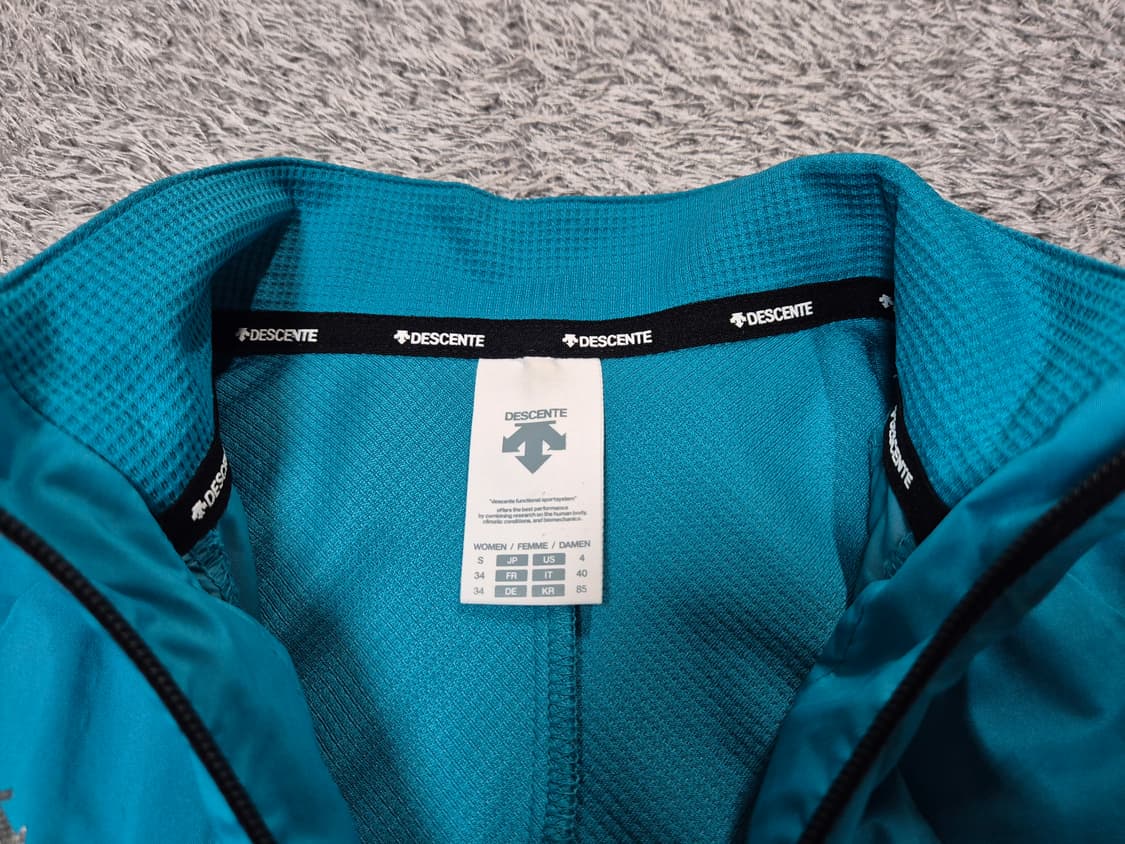 데상트 여성 러닝 하이브리드 바람막이 자켓 85 상품이미지8