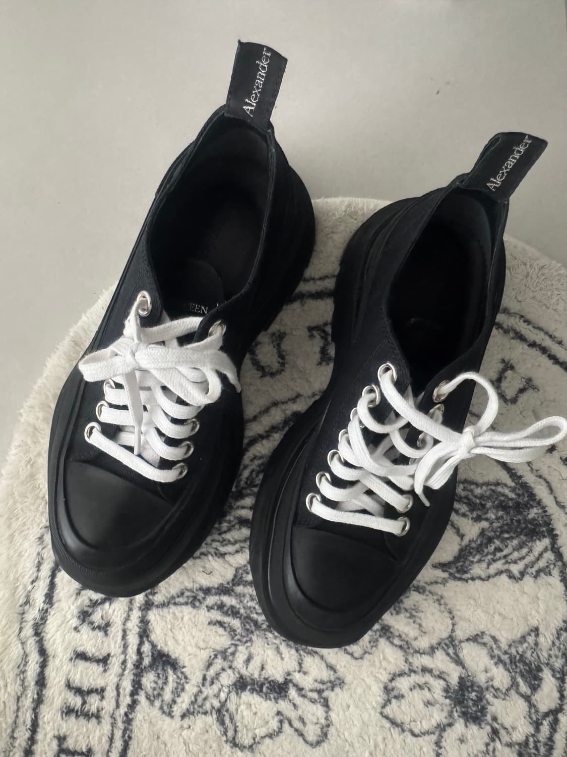 알렉산더맥퀸 트레드슬릭 블랙 상품이미지3