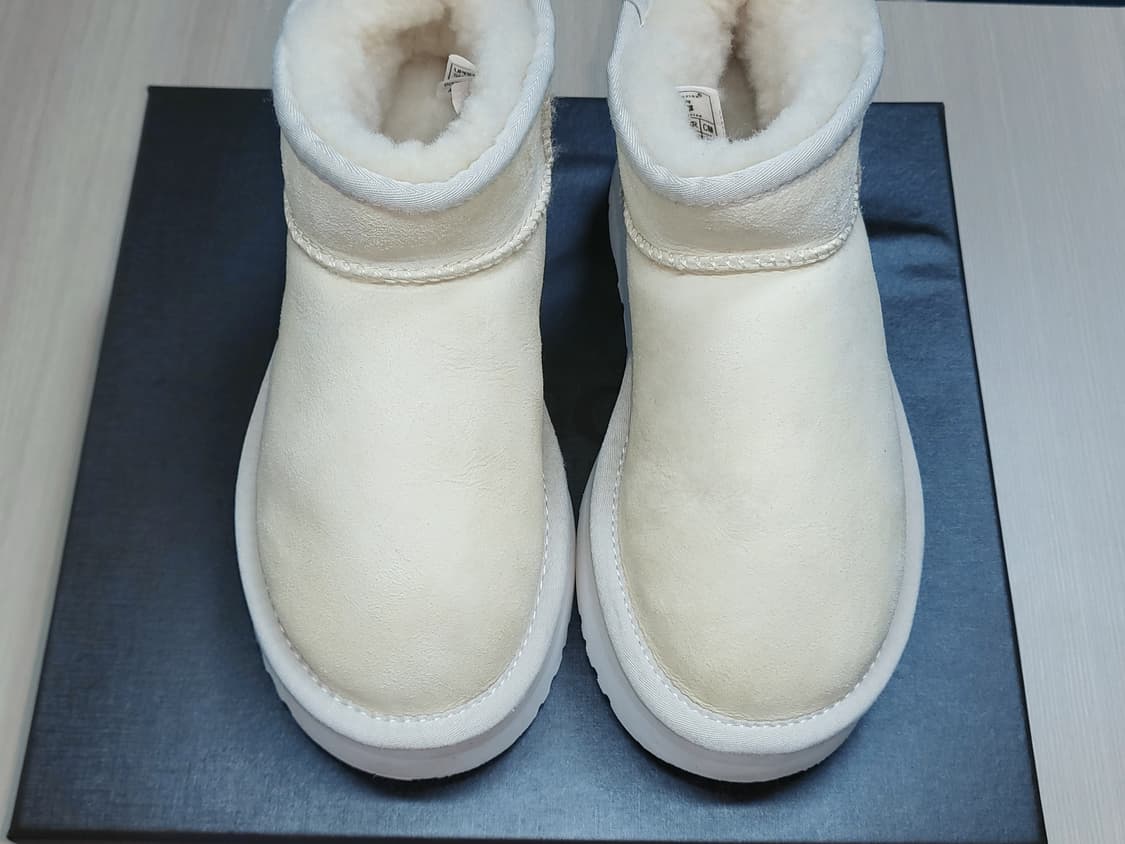 어그 클래식 미니 플랫폼 부츠 오프 화이트 230 상품이미지2