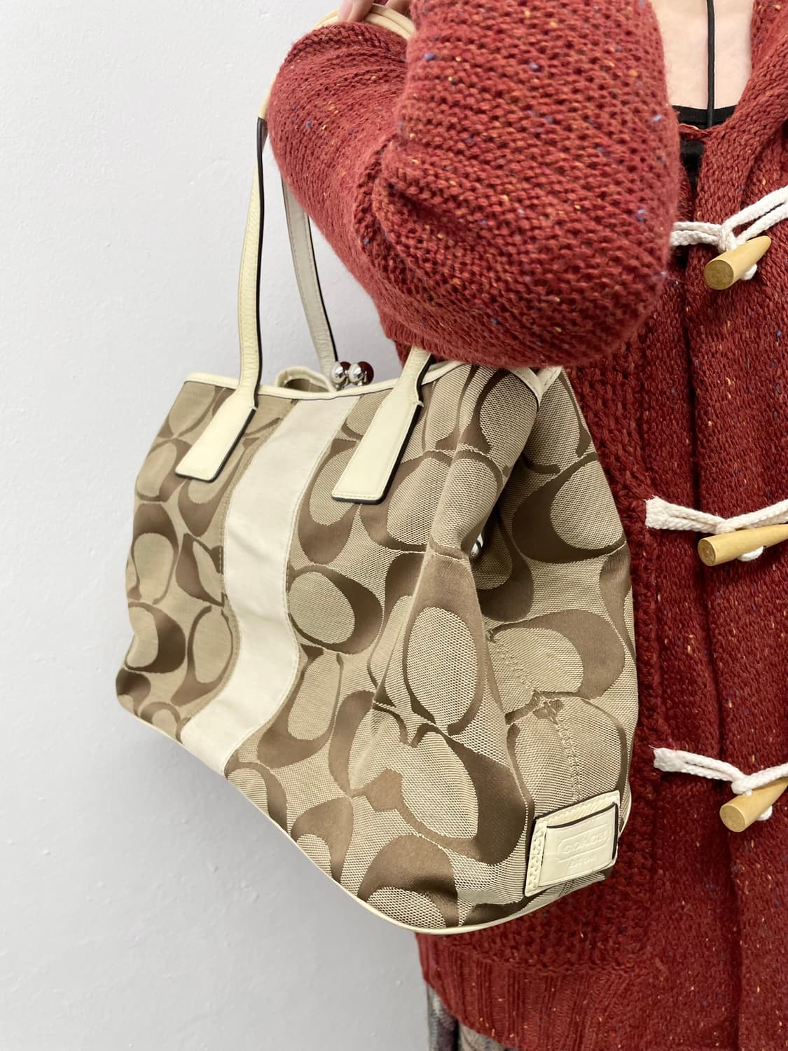 코치 자카드 시그니처 숄더백  상품이미지2