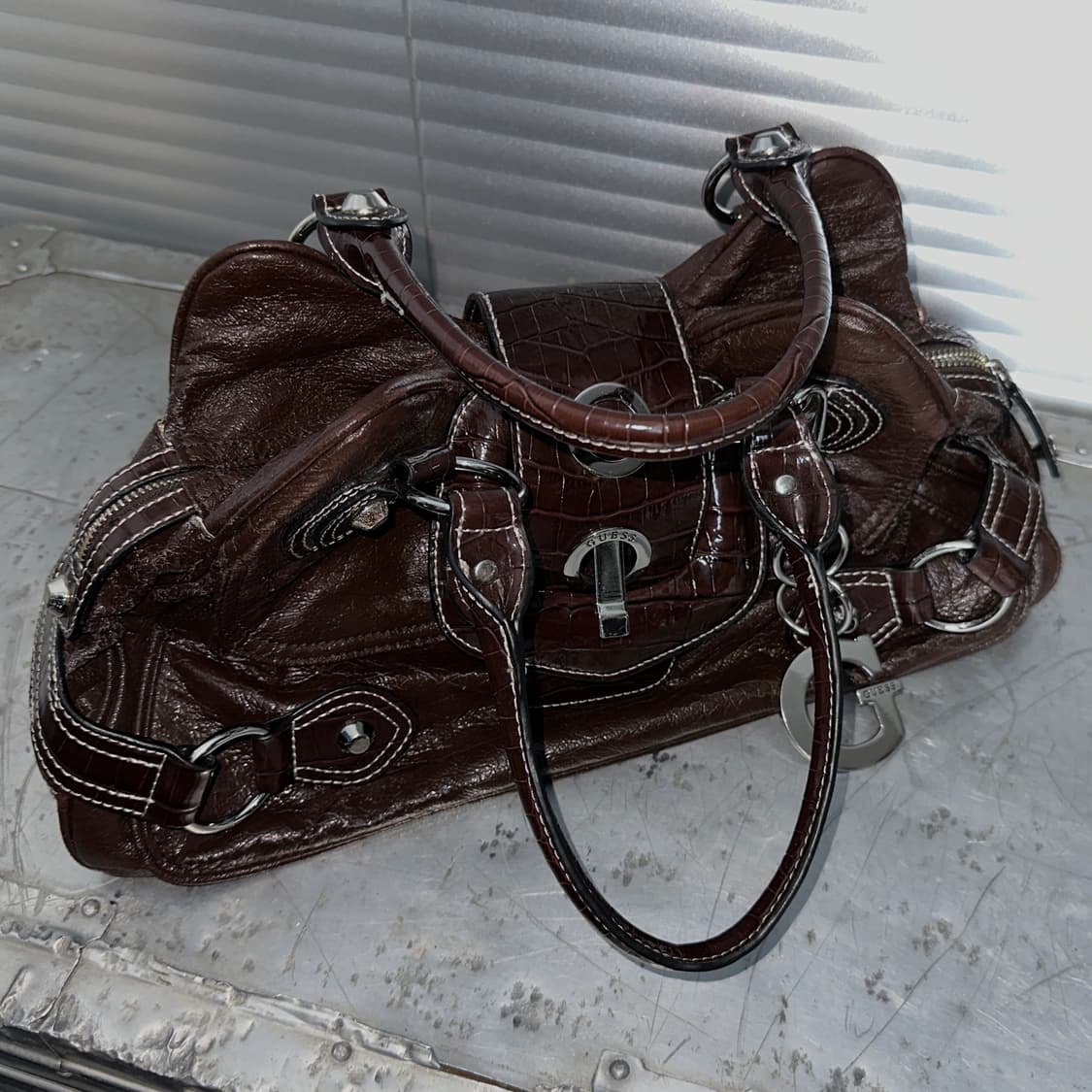 00s 게스 컬렉션 XL 레더 폴드오버 빅백 상품이미지1