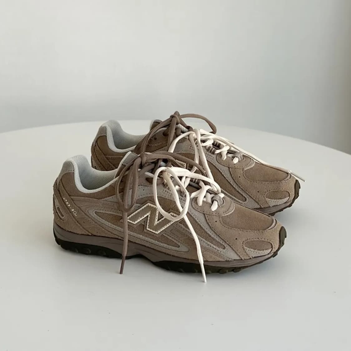 뉴발란스 U204LMMA (MUSHROOM) 250 사이즈 판매합니다. 상품이미지2
