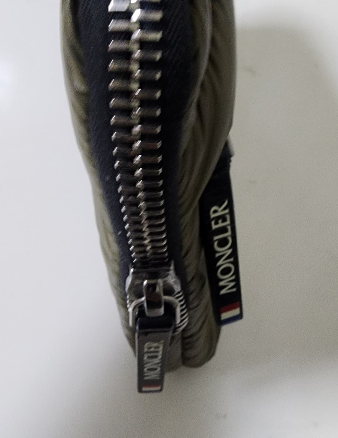 몽클레어 랩탑 패딩 클러치 상품이미지8