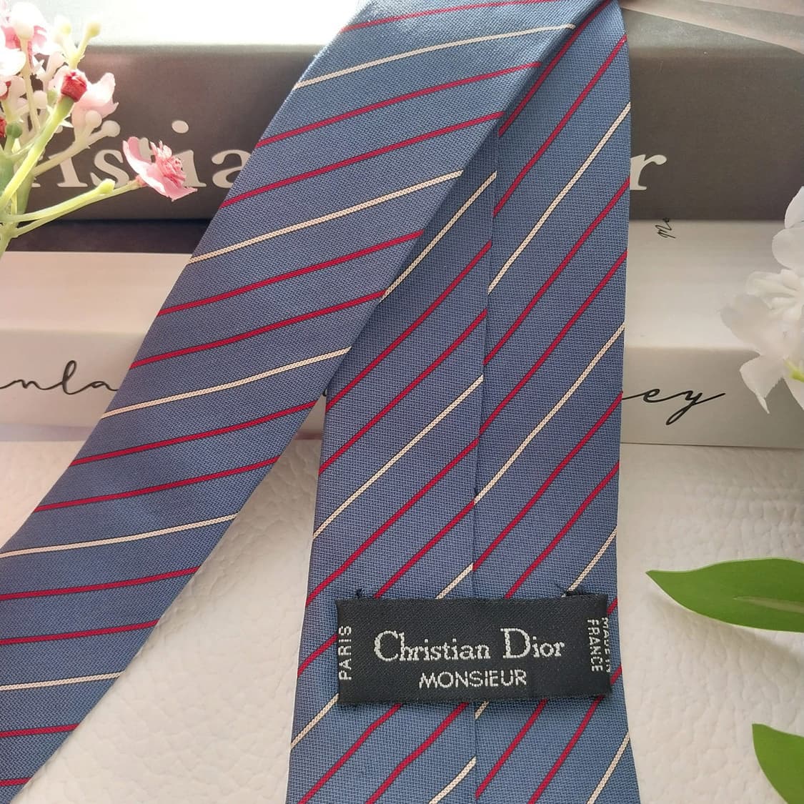 디올 실크 스트라이프 로고 포인트 넥타이 8.2cm A+등급 K1777
 상품이미지4