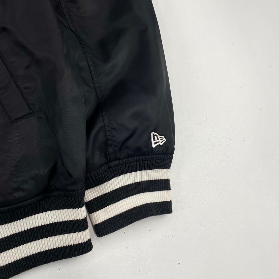 뉴에라 뉴욕 양키스 자수 빅로고 블랙 스타디움 자켓 (105) 상품이미지5