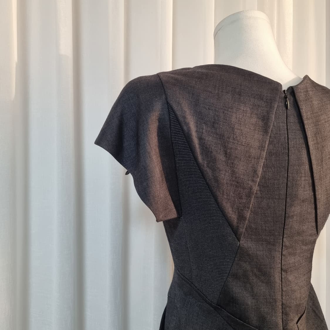 미샤 프레스티지 골드라벨 울실크혼방 로로피아나 원피스 (55) 상태최상 상품이미지6