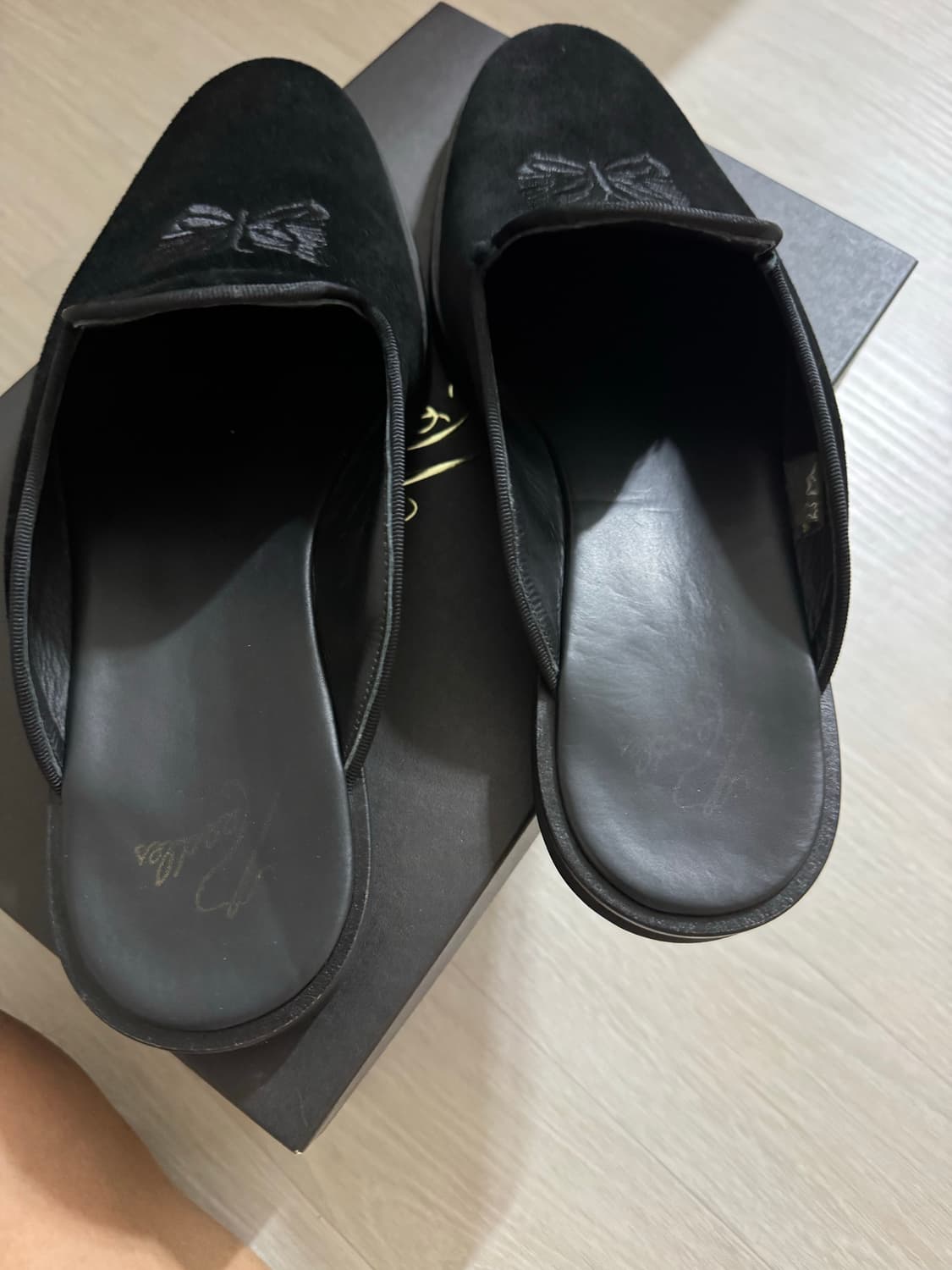 니들스 파필론 엠보 슬립온 블랙 스웨이드 슬리퍼 42 상품이미지3