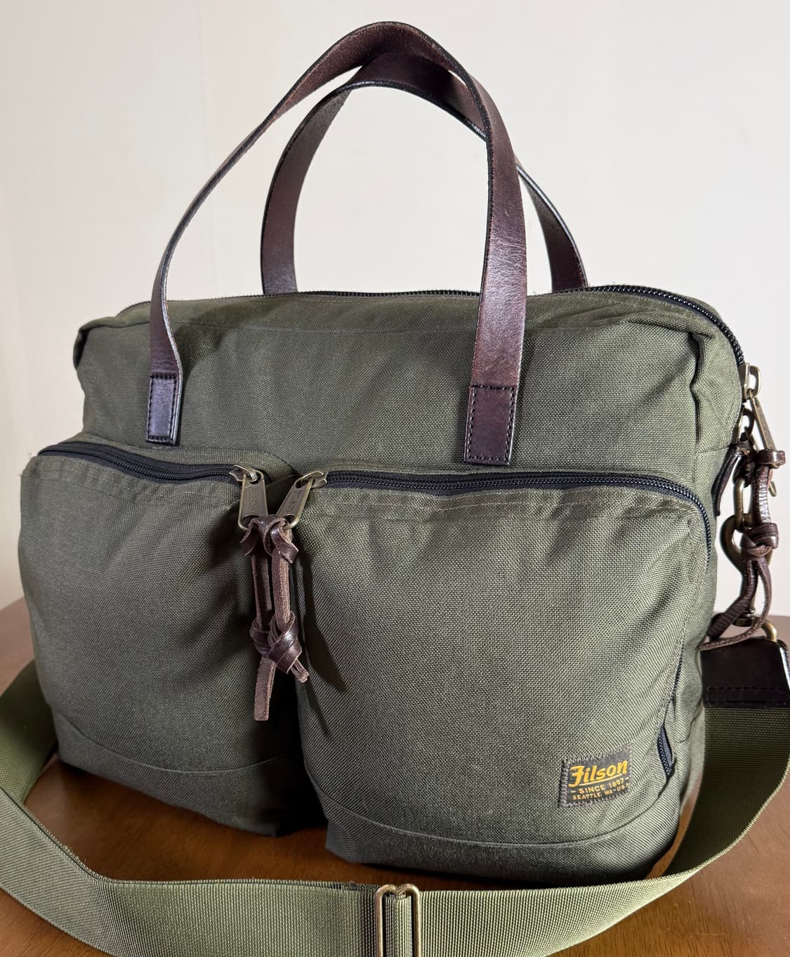 필슨 드라이든 브리프케이스 오터그린 상품이미지1