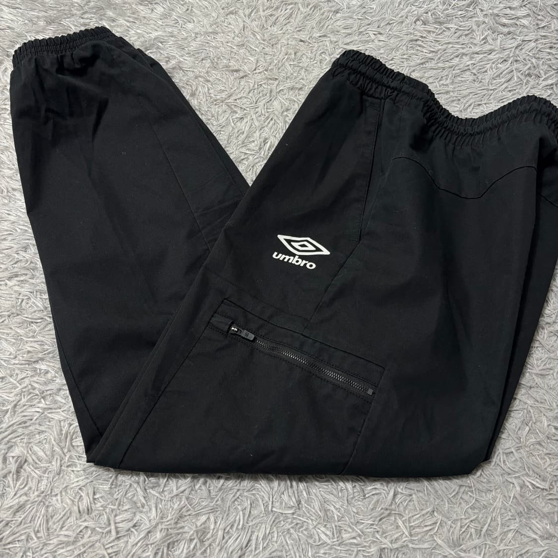 엄브로 블랙 카고 조거팬츠 상품이미지1