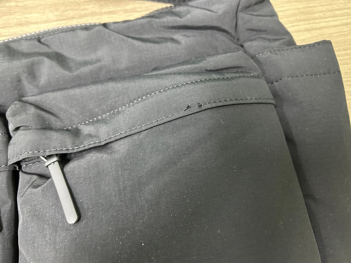 유니클로 멀티 포켓 숄더백 블랙 상품이미지3