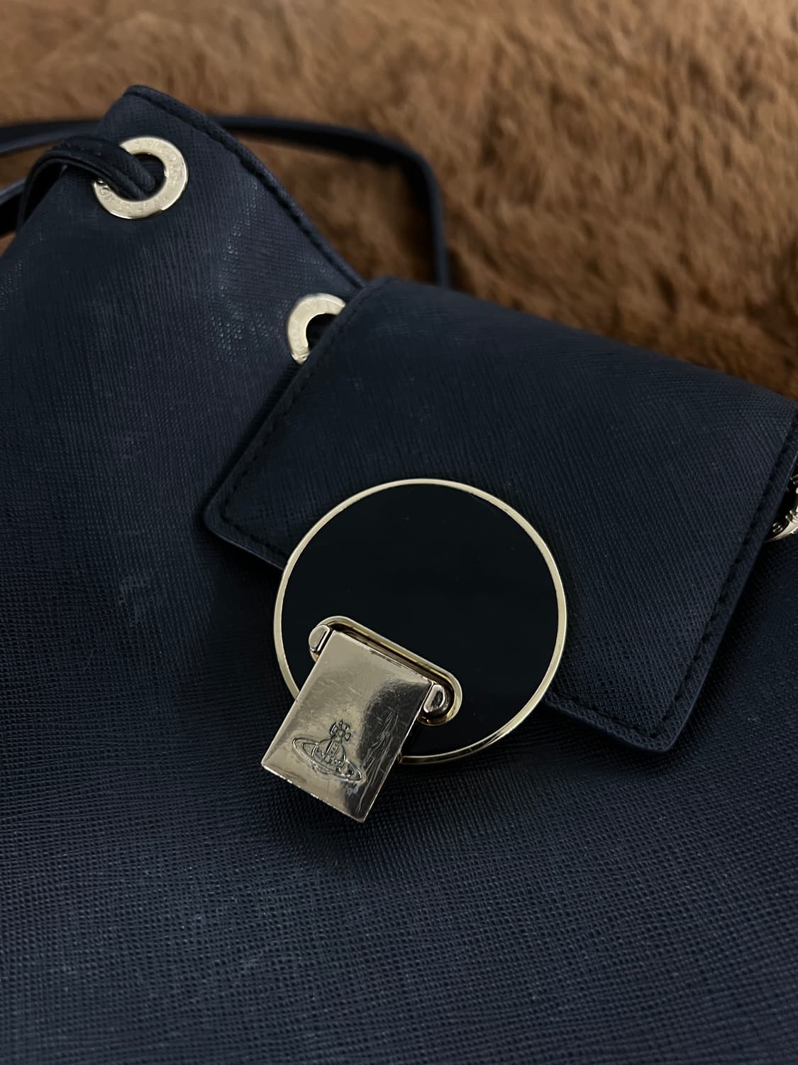 비비안웨스트우드 사피아노 버킷백 미니 상품이미지3