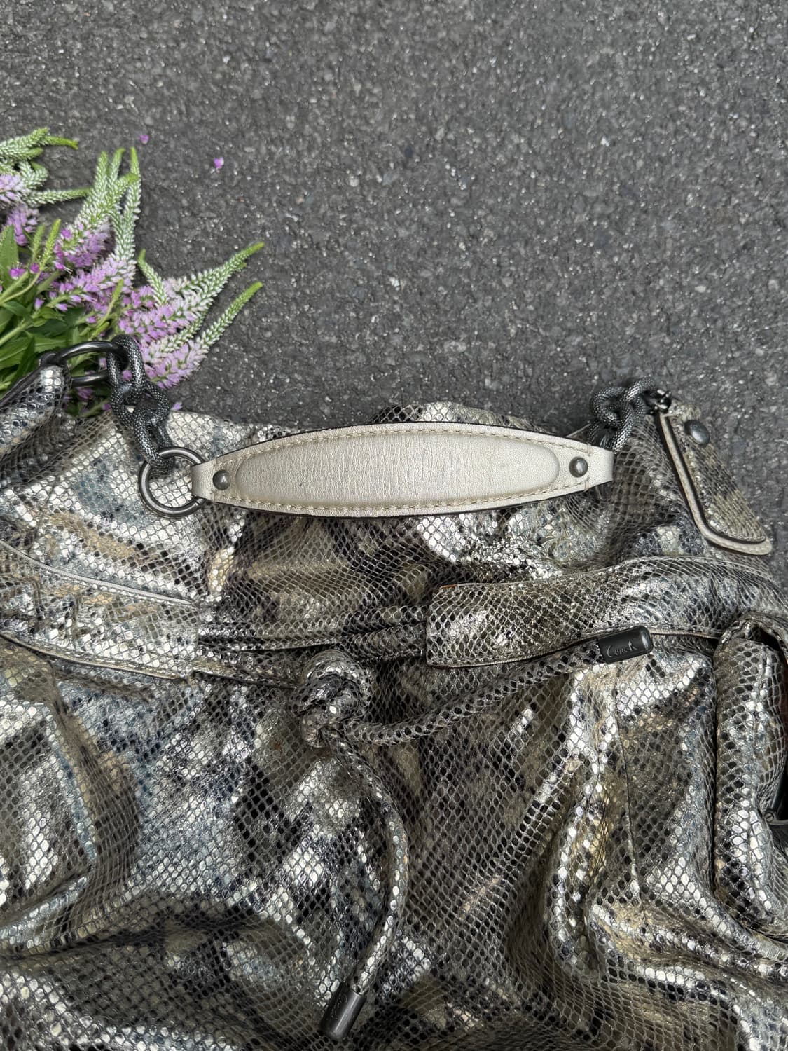 🌟유일 매물 Coach Python Metallic Hobo(갸루) 상품이미지5