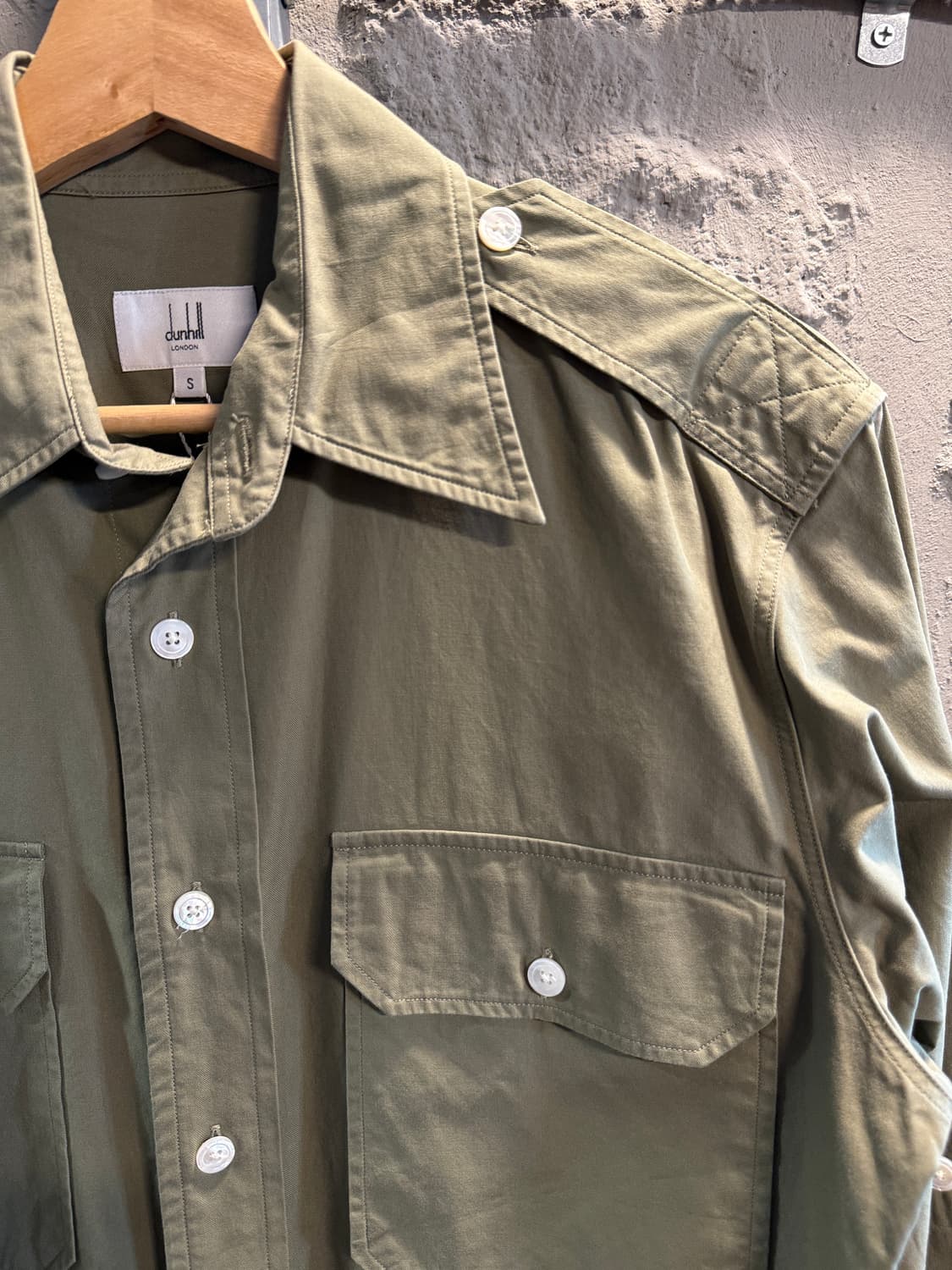 던힐 밀리터리 투포켓 셔츠 카키 S 상품이미지3