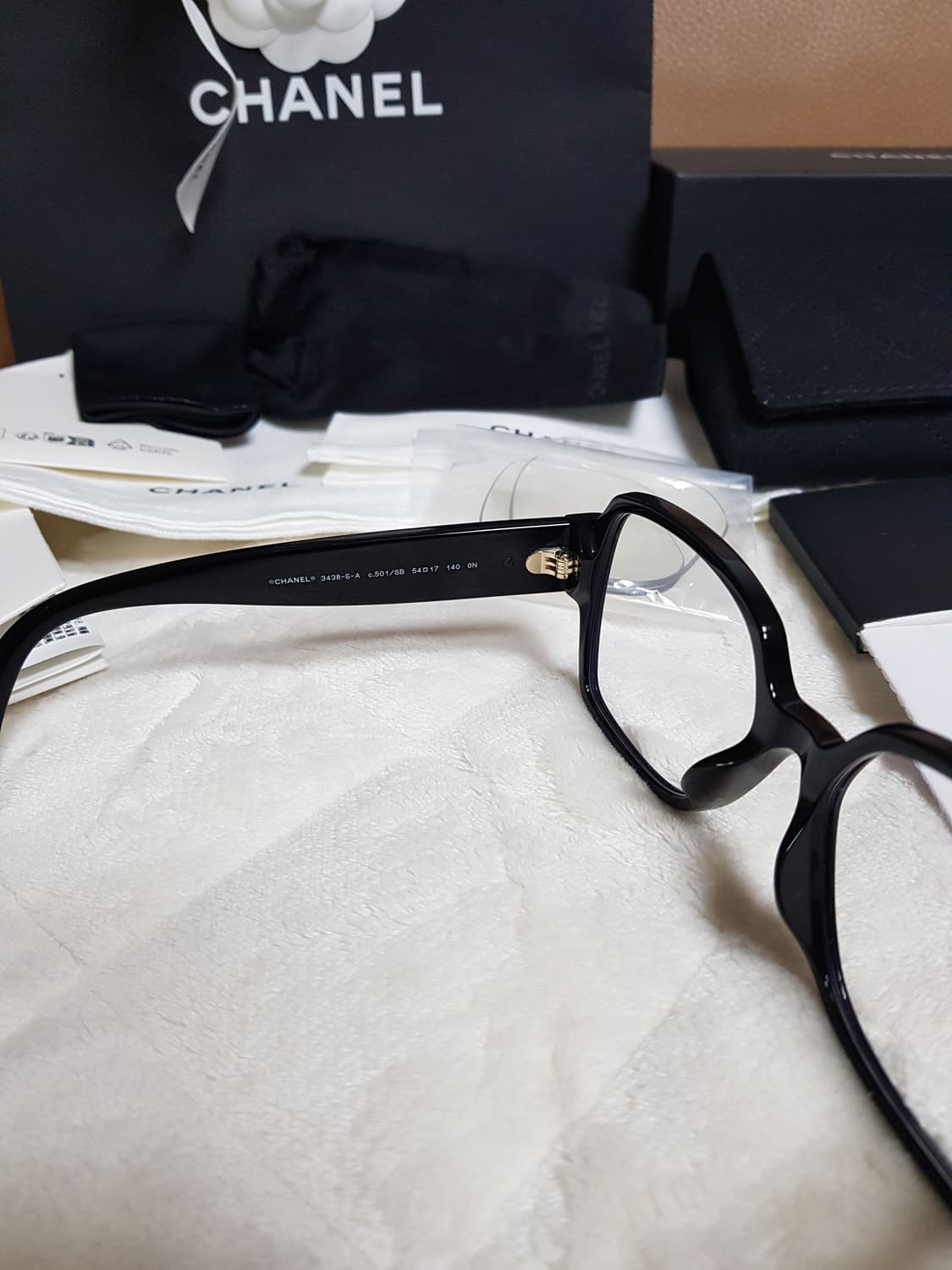 샤넬 하트 스퀘어 블루라이트 안경 블랙 상품이미지5