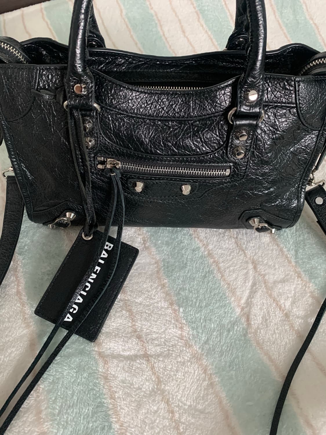 발렌시아가 스몰 모터백 시티백 레터링 블랙 은장 상품이미지5