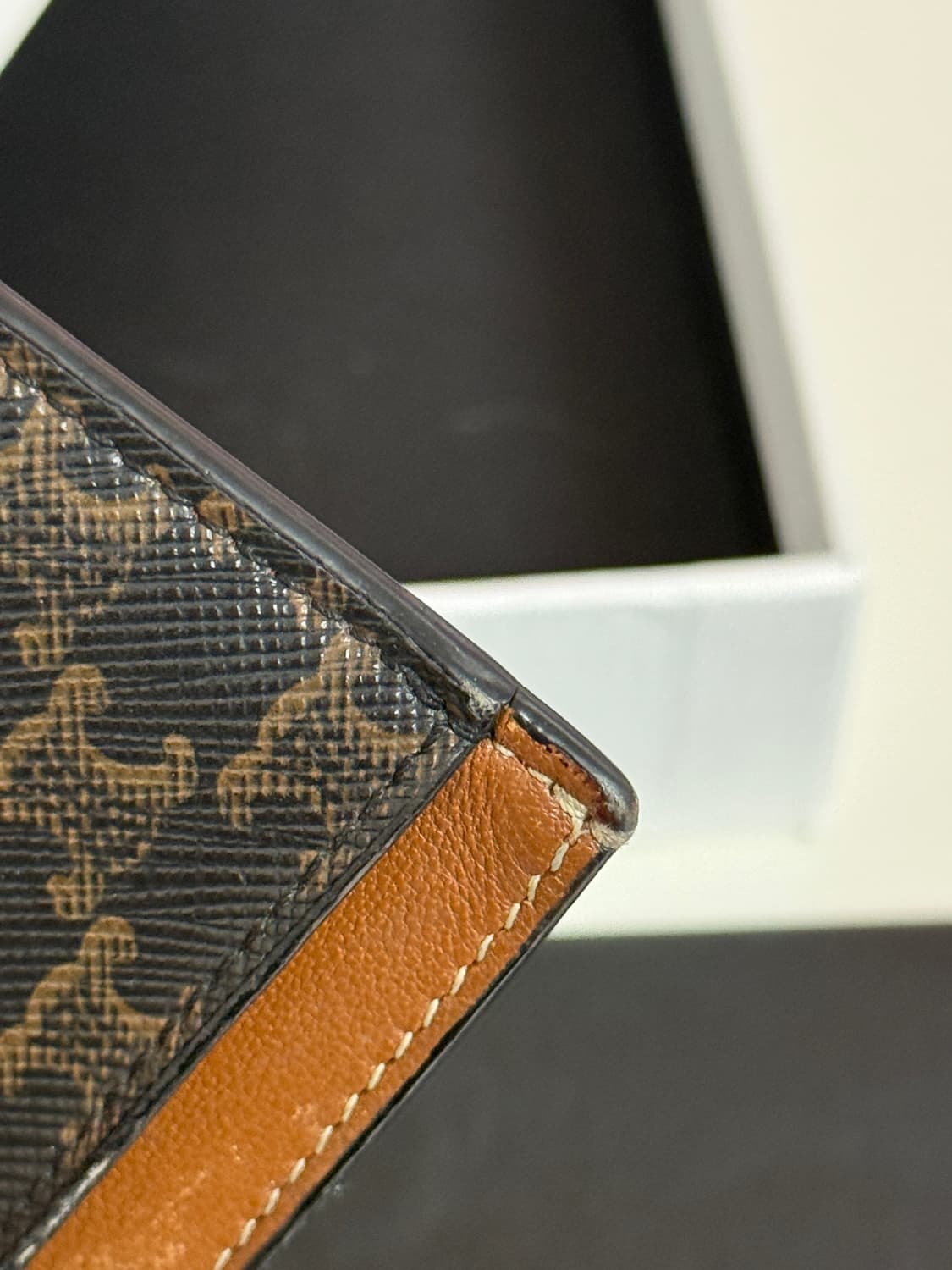 정품 셀린느 트리옹프 카드지갑 상품이미지7