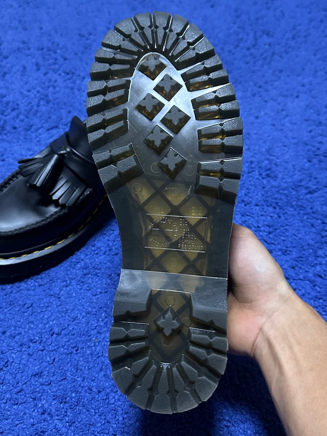 닥터마틴 아드리안 벡스 스무스 레더 테슬 로퍼 블랙 상품이미지3