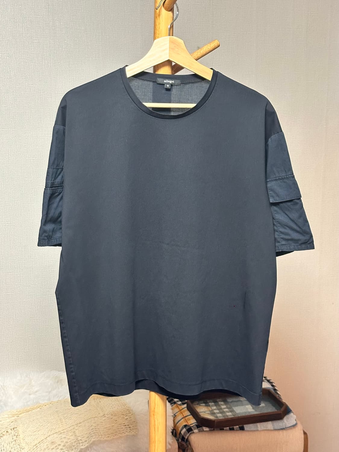 알레그리 스틸로고 암포켓 오버핏티셔츠/M/블랙 상품이미지1