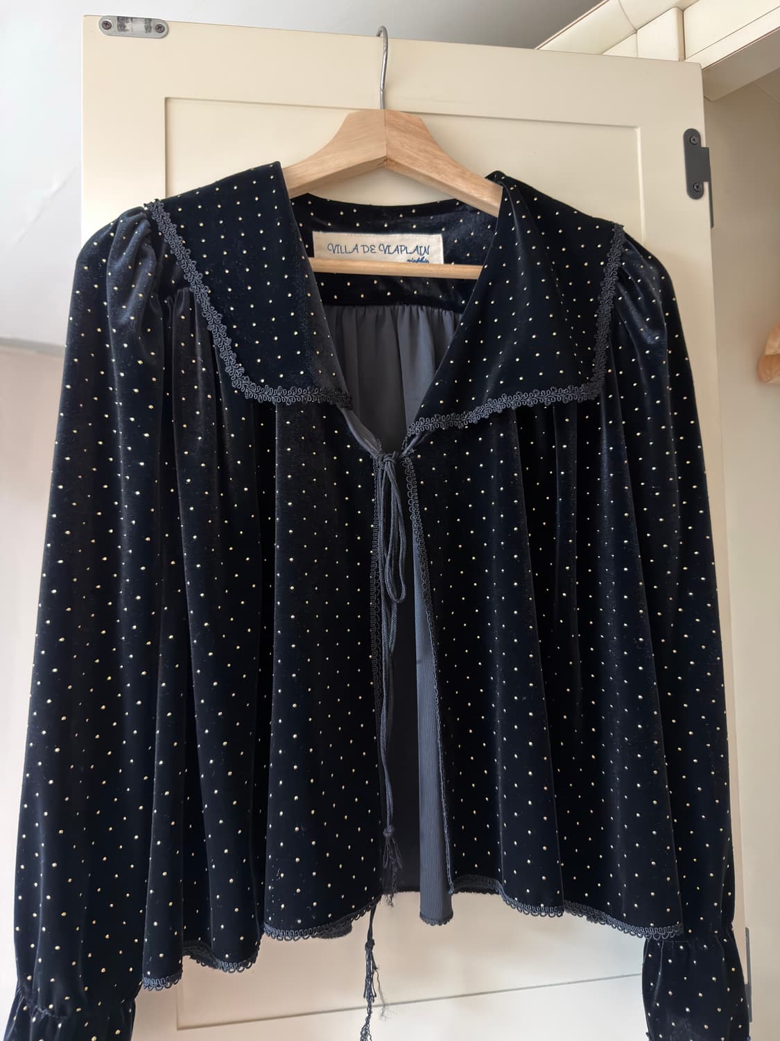 비아플레인 벨벳 도트 블라우스 상품이미지1