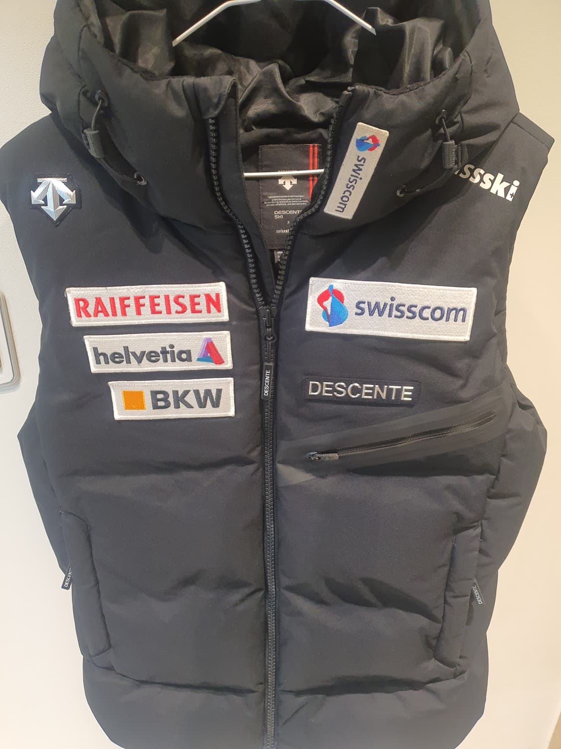 데상트 스키팀  패딩 베스트  상품이미지3