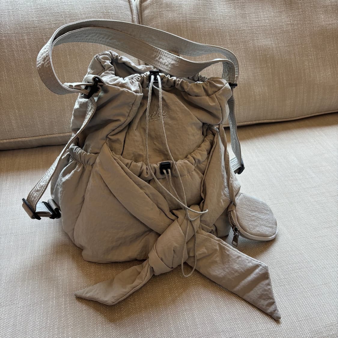 아떼바네사브루노 스몰 그레이 리본 숄더백 백팩 상품이미지1