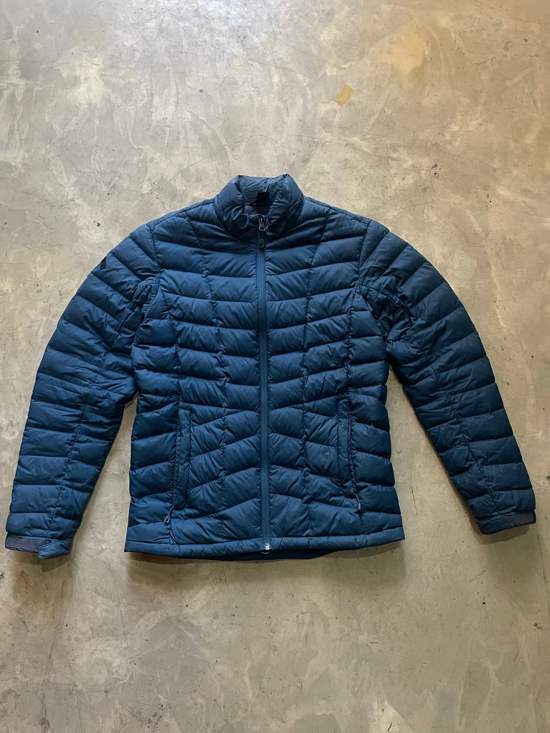 몽벨 경량패딩 M 상품이미지3