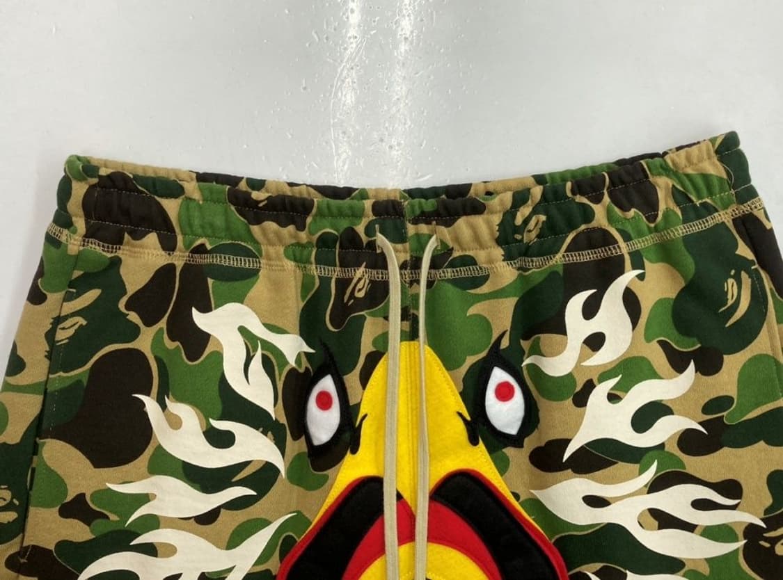 베이프 X 레디메이드 ABC 카모 이글 와이드 스웻 쇼츠 상품이미지3