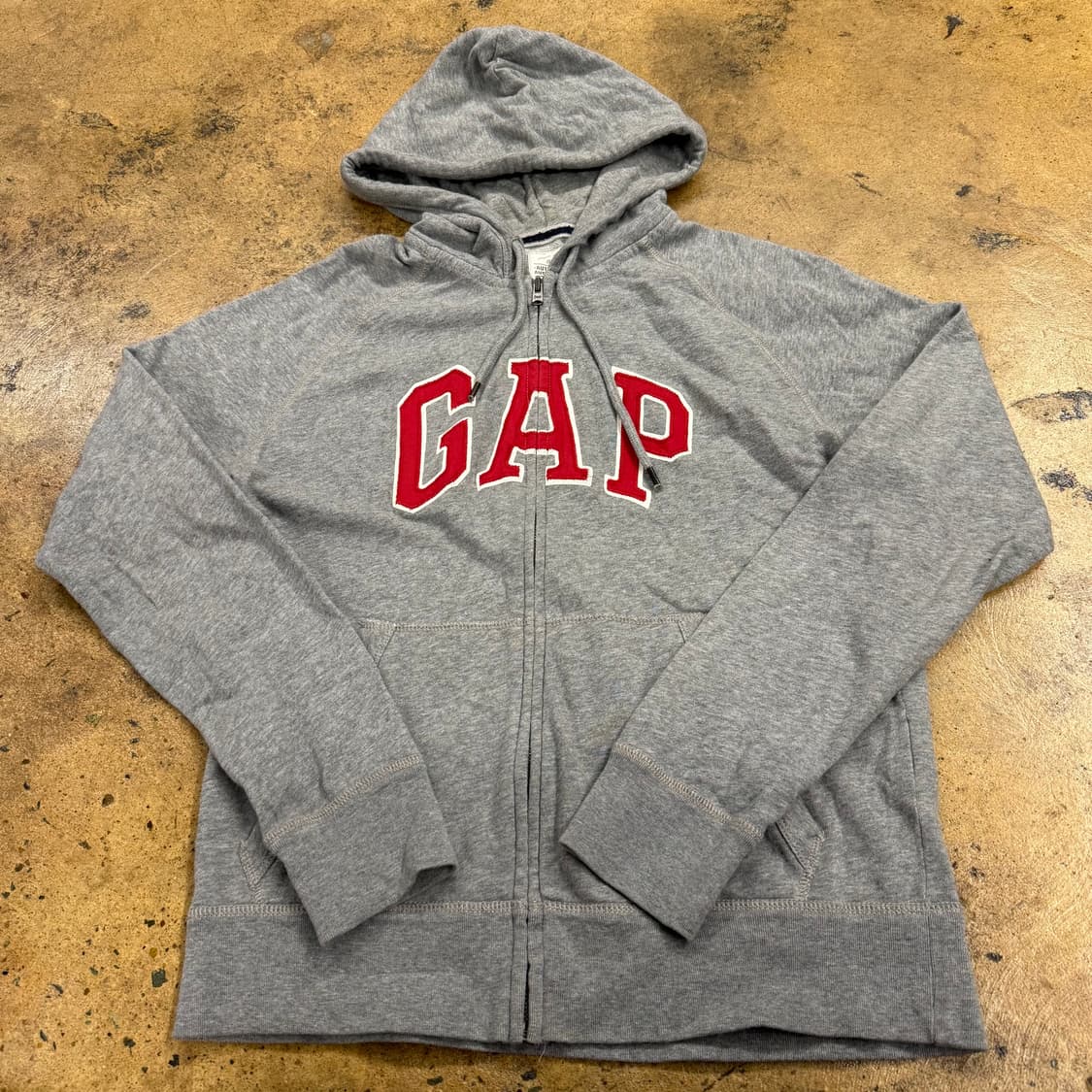 갭 그레이 레드 후드집업 상품이미지2