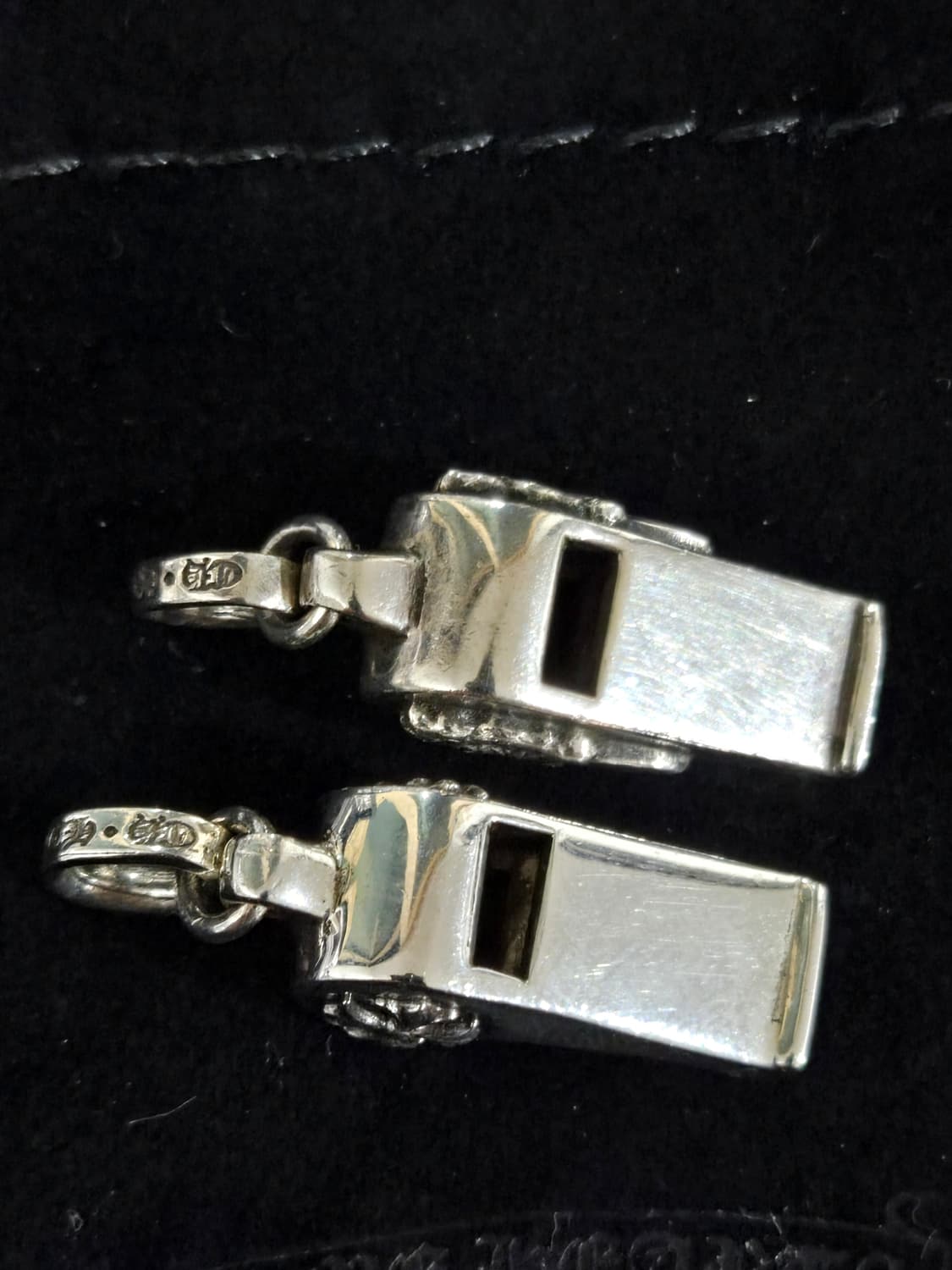 크롬하츠 타이니 cH플러스 휘슬 펜던트 상품이미지7