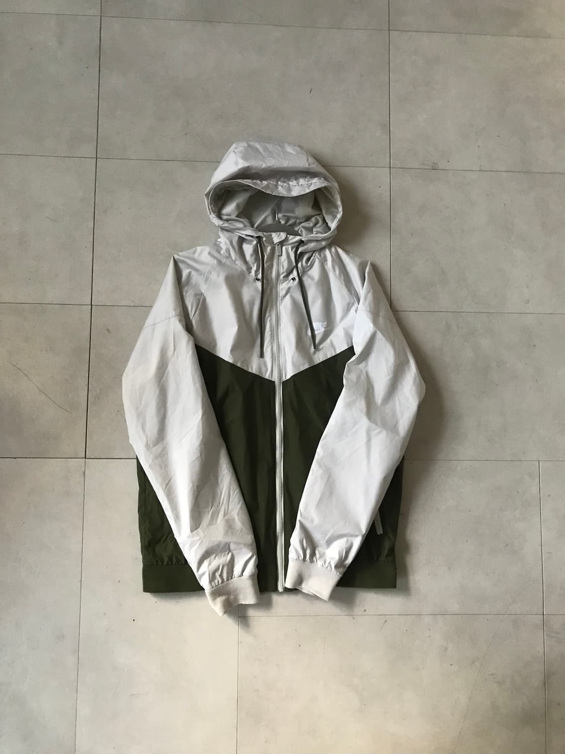 나이키 카키 화이트 바람막이 상품이미지6