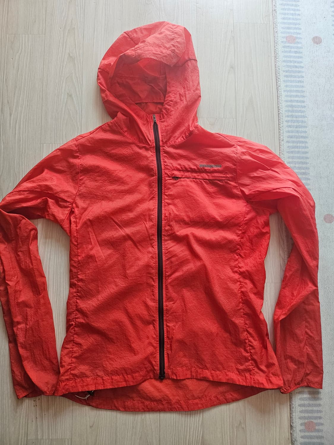 파타고니아 여성 경량 바람막이 상품이미지1