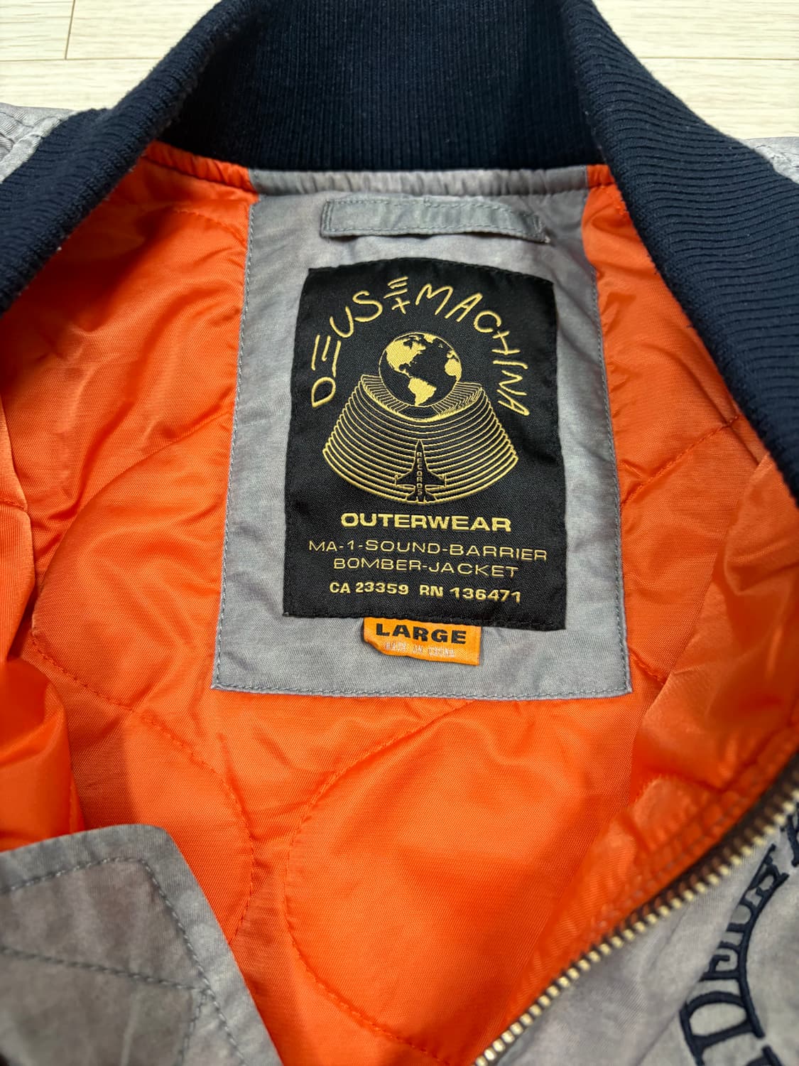 데우스 가든 봄버자켓 상품이미지2