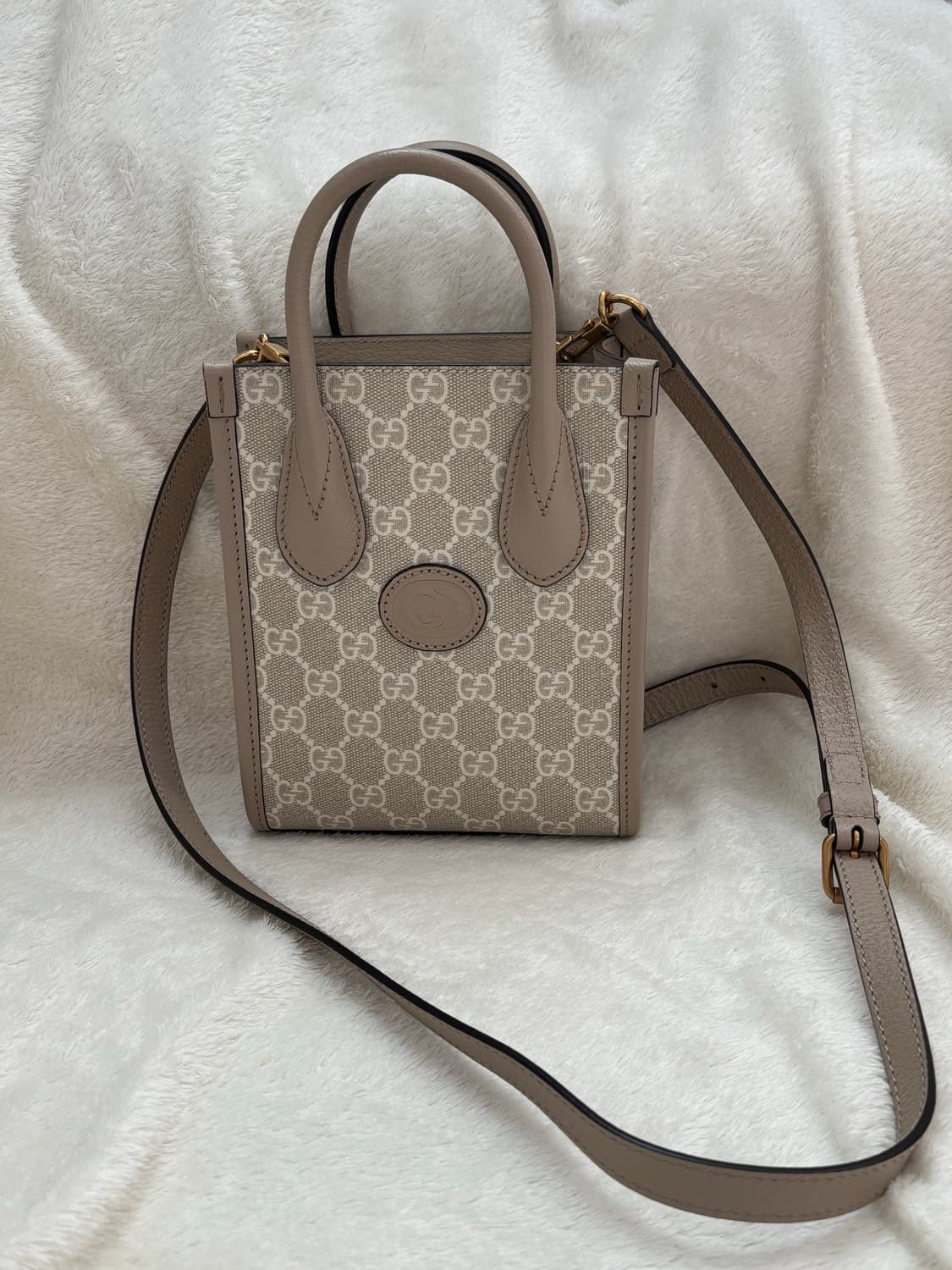 구찌 인터로킹 G 미니 토트백 베이지 상품이미지2